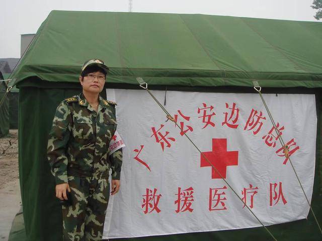 “本想当一回无名英雄<strong></p>
<p>西南证券股吧</strong>，现在当不成了” 深圳退休医生航班上救人引发全国网友点赞