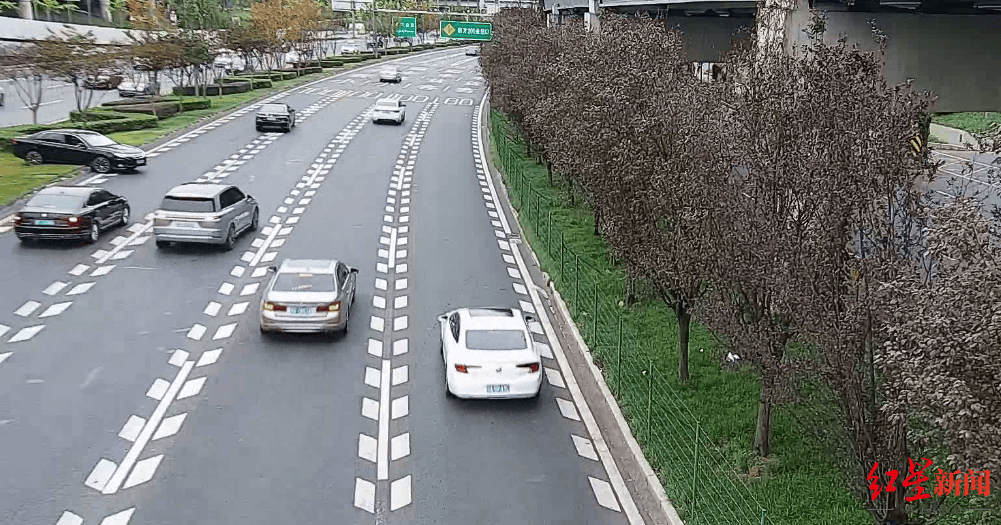 成都三环主路惊现小轿车跨过隔离带掉头<strong></p>
<p>国元证券股吧</strong>，原来是司机酒驾走错路……