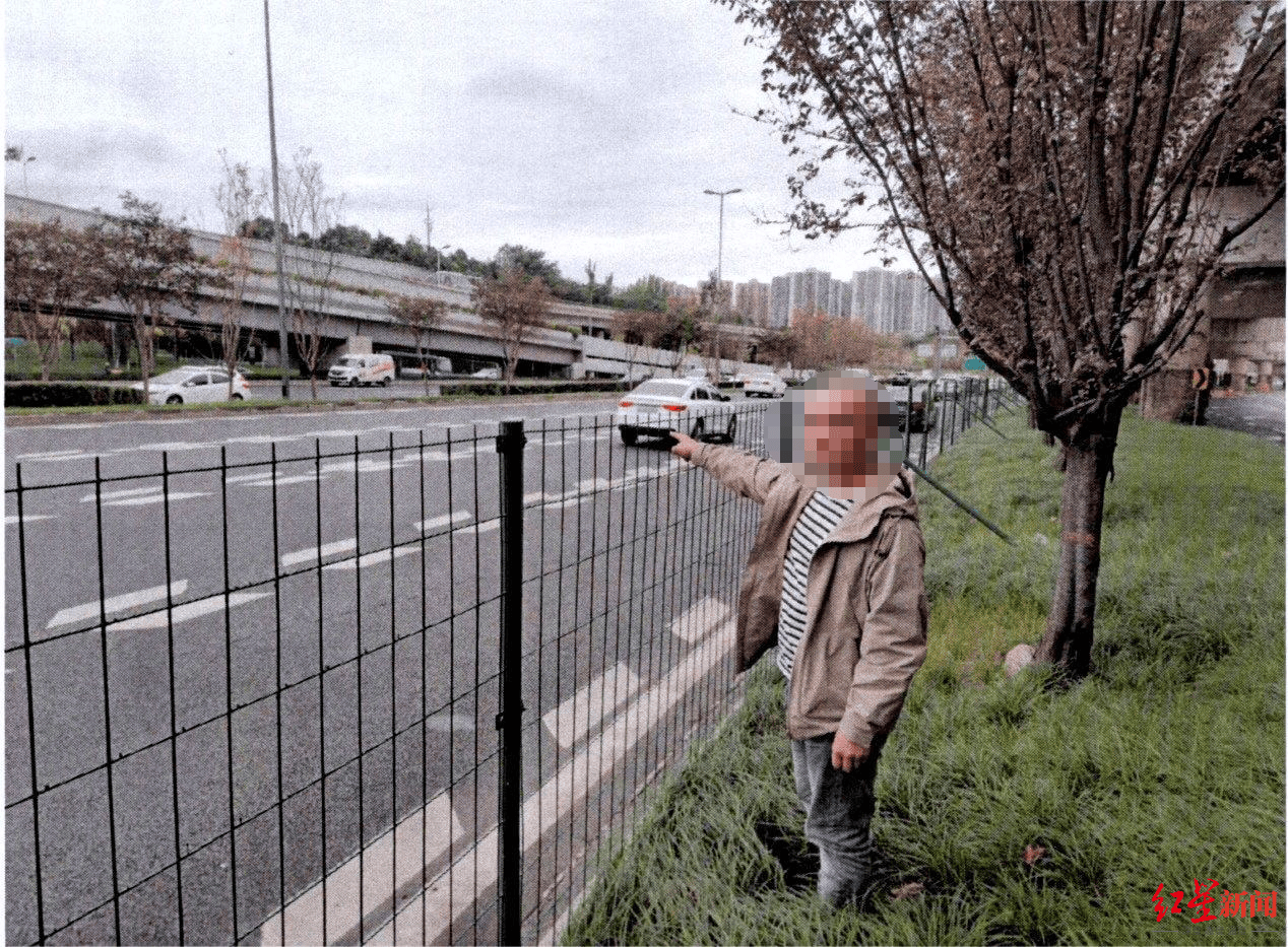 成都三环主路惊现小轿车跨过隔离带掉头<strong></p>
<p>国元证券股吧</strong>，原来是司机酒驾走错路……