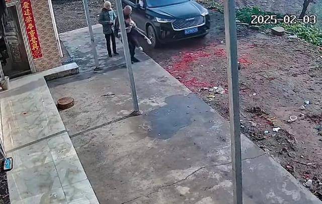 “原来年兽是我自己”<strong></p>
<p>海通证券股份有限公司</strong>，监控记录下中国人过年的聚散：像做了一场热闹的梦