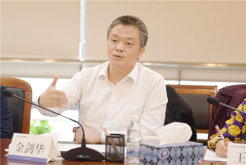 中信证券董事长(中信证券董事长什么级别)